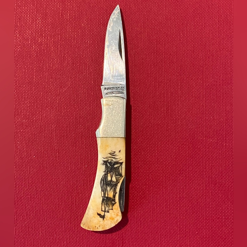 Vintage Mini Lock-back Scrimshaw Pocket